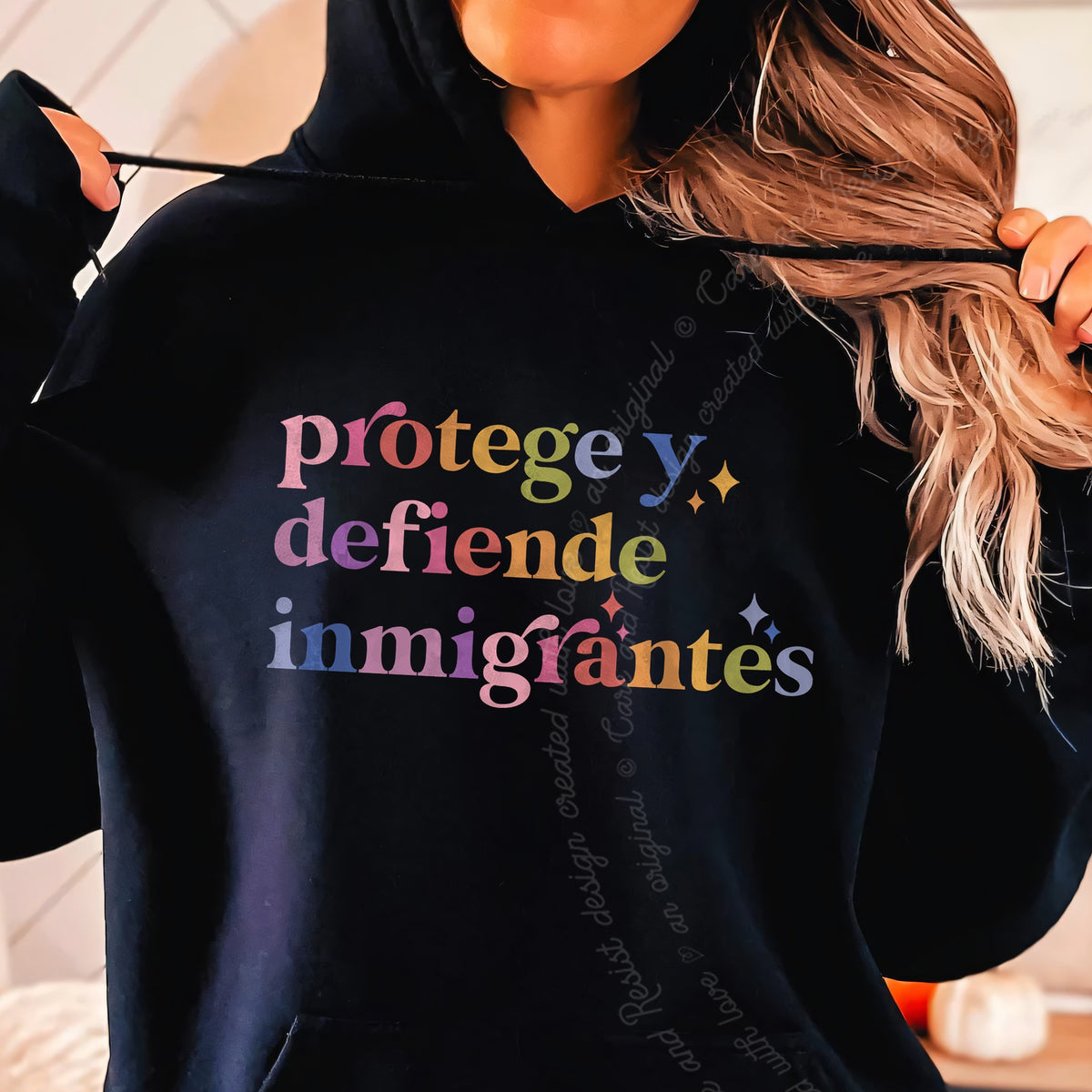Protege Y Defiende Inmigrantes Care & Resist Gildan hoodie in Black