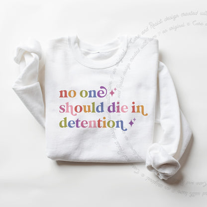 No One Should Die in Detention Care & Resist Gildan crewneck sweatshirt in White